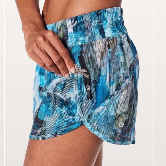 Lululemon Tracker Short V 4" in Sun Dazed Multi Blue - Size 4 - Picture 4 of 11